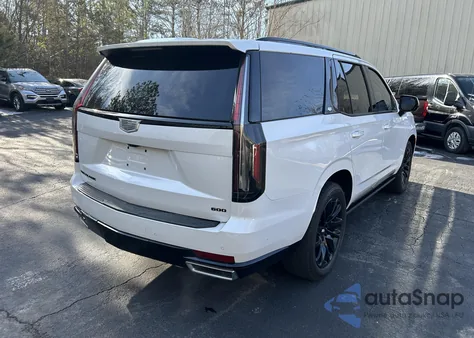 2022 Cadillac Escalade Sport z USA, uszkodzony, nr VIN 1GYS4FKL6NR128215